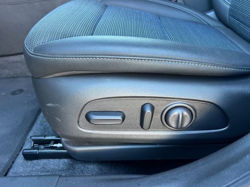 Used 2025 Buick Envista Preferred w/ Convenience I Package image 14