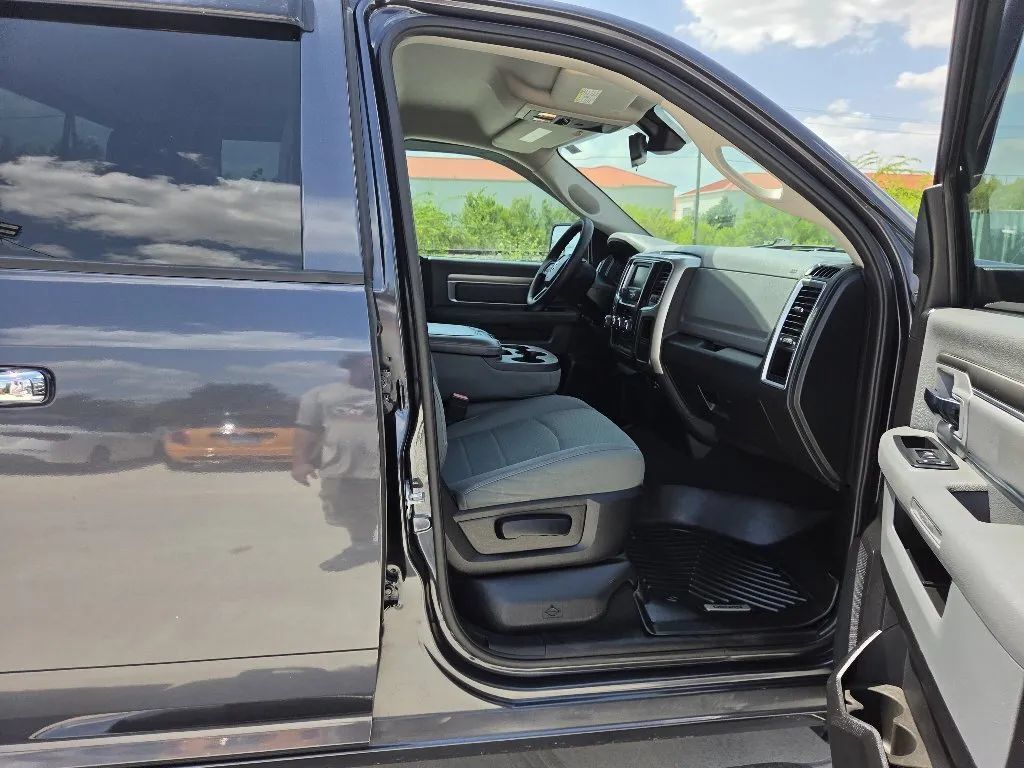Used 2015 RAM 1500 Classic SLT RWD image 22