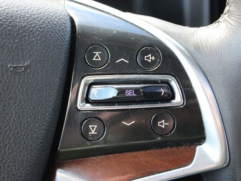 Used 2020 Cadillac Escalade Premium Luxury image 32