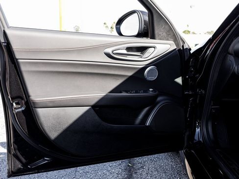 New 2025 Alfa Romeo Giulia AWD w/ Driving Assist Package image 24