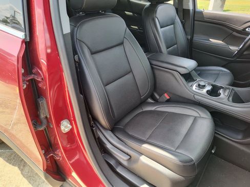 Used 2023 GMC Acadia SLT AWD/4WD image 23