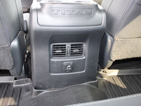Used 2018 Nissan Titan SV w/ SV Convenience Package AWD/4WD image 42