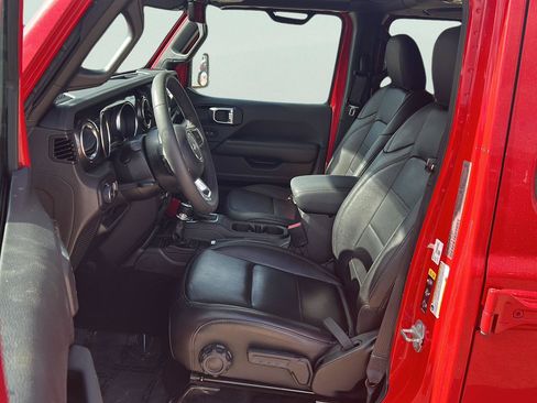 Used 2023 Jeep Wrangler Unlimited Sahara AWD/4WD image 7