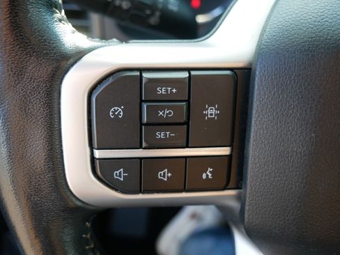 Certified 2024 Ford Expedition XLT image 28