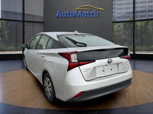 Used 2020 Toyota Prius XLE w/ Preferred Accessory Package image 8