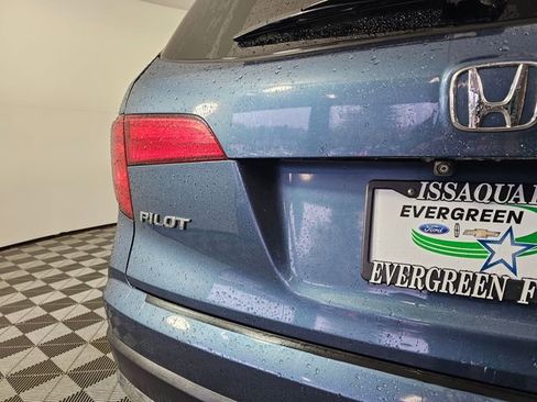 Used 2016 Honda Pilot Touring image 17