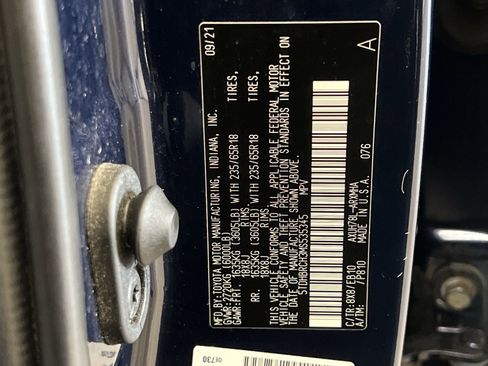 Used 2021 Toyota Highlander XLE image 34