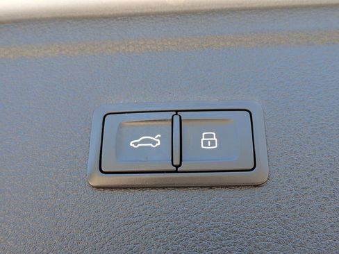 Used 2022 Audi Q5 2.0T Premium w/ Convenience Package image 15