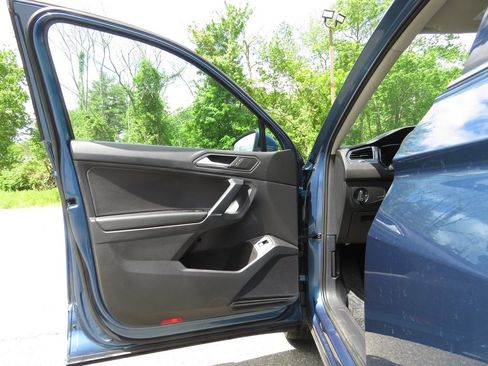 Used 2020 Volkswagen Tiguan SEL AWD/4WD image 9