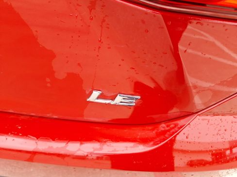 Used 2025 Toyota Camry LE w/ Convenience Package image 12