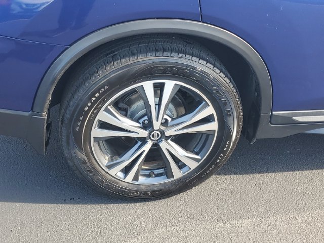Used 2017 Nissan Rogue SL w/ SL Premium Package FWD image 5