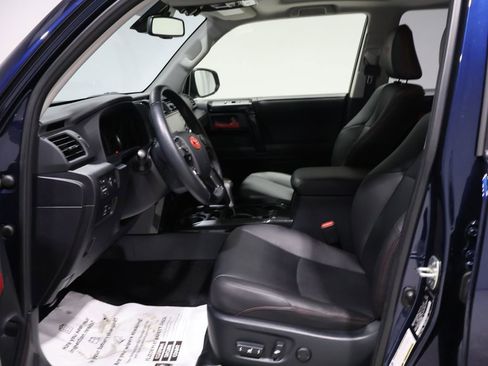 Used 2024 Toyota 4Runner TRD Off-Road Premium image 10