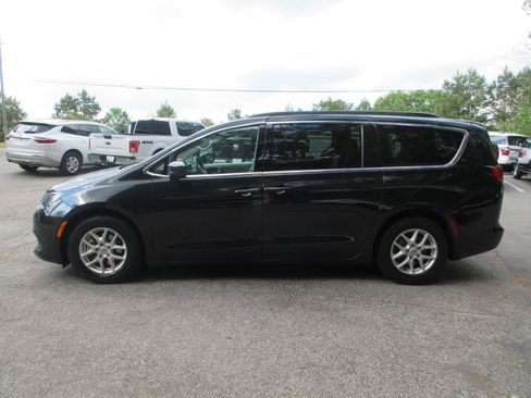 Used 2021 Chrysler Voyager Lxi FWD image 8