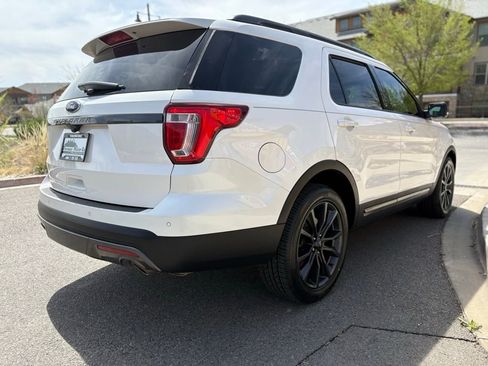 Used 2017 Ford Explorer XLT w/ Equipment Group 202A image 9