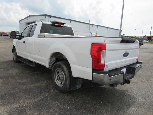 Used 2018 Ford F250 XL w/ Power Equipment Group RWD image 5