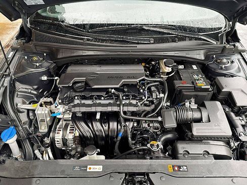 Used 2025 Hyundai Elantra Sport image 25