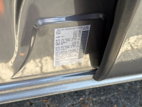 Used 2025 Nissan Frontier SV w/ SV Convenience Package RWD image 39