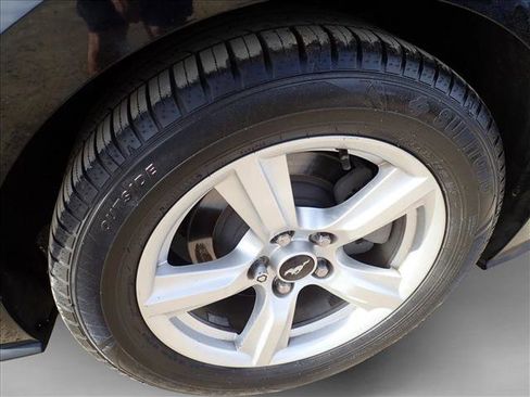 Used 2018 Ford Mustang Coupe RWD image 7