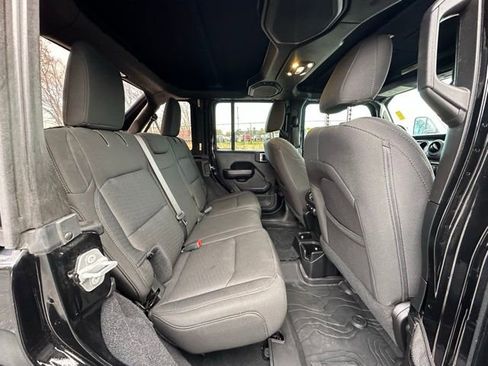 Used 2019 Jeep Wrangler Unlimited Sport S image 32