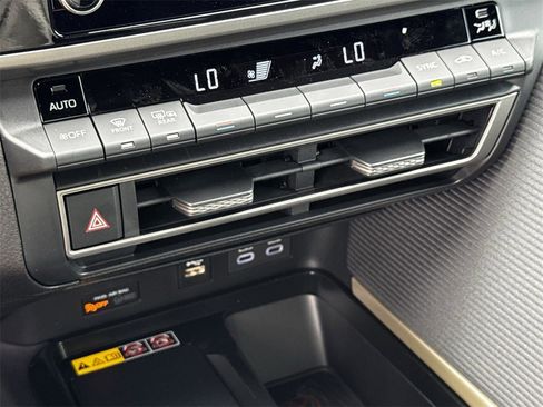 New 2026 Toyota Camry SE image 18