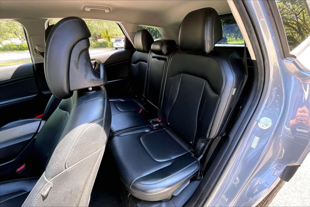 Used 2024 Kia Sportage EX FWD image 19