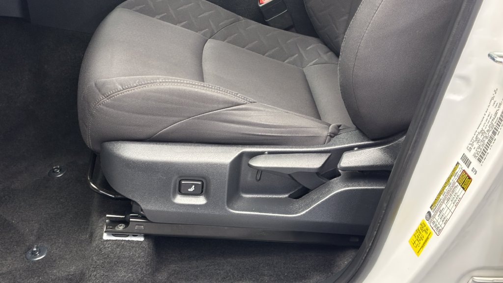 Used 2025 Toyota Tacoma SR5 AWD/4WD image 15