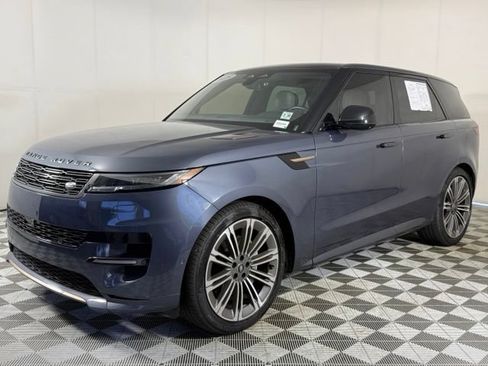 Used 2025 Land Rover Range Rover Sport Dynamic SE AWD/4WD image 2