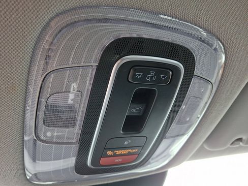 Used 2024 Hyundai Elantra Limited image 32