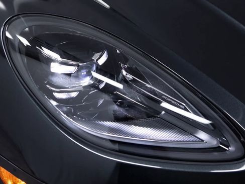 Certified 2026 Porsche Macan image 34