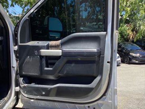 Used 2017 Ford F250 Lariat w/ Chrome Package image 17