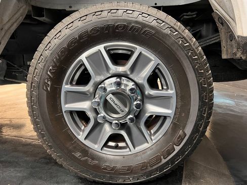 Used 2022 Ford F350 XLT w/ XLT Premium Package image 22