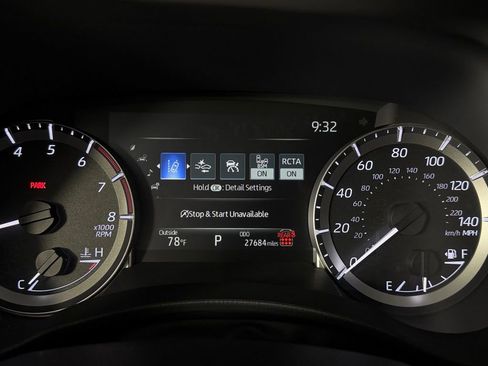 Used 2025 Toyota Highlander LE image 17