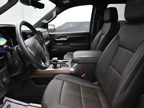 Used 2025 Chevrolet Silverado 1500 High Country w/ Midnight Edition AWD/4WD image 12