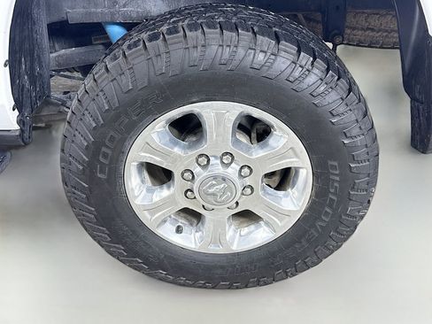 Used 2025 RAM 2500 Big Horn AWD/4WD image 30