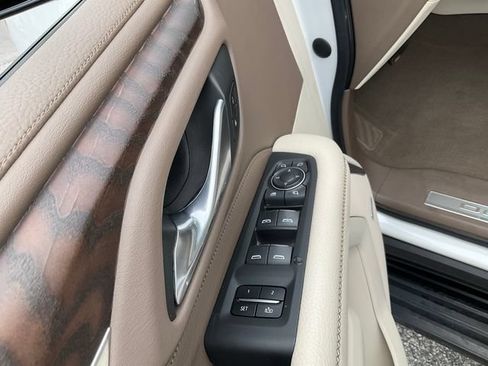 Used 2021 GMC Yukon XL Denali AWD/4WD image 8