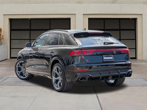 New 2025 Audi RS Q8 performance image 3