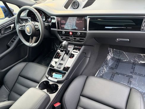 New 2026 Porsche Macan image 18