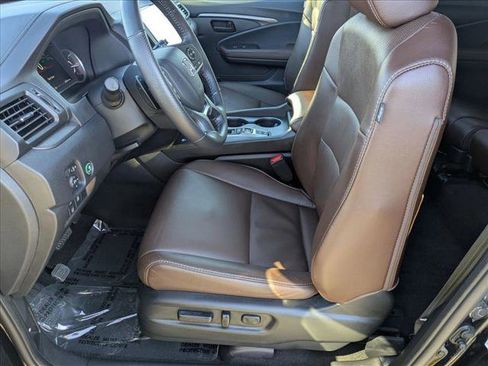 Certified 2025 Honda Passport EX-L image 16