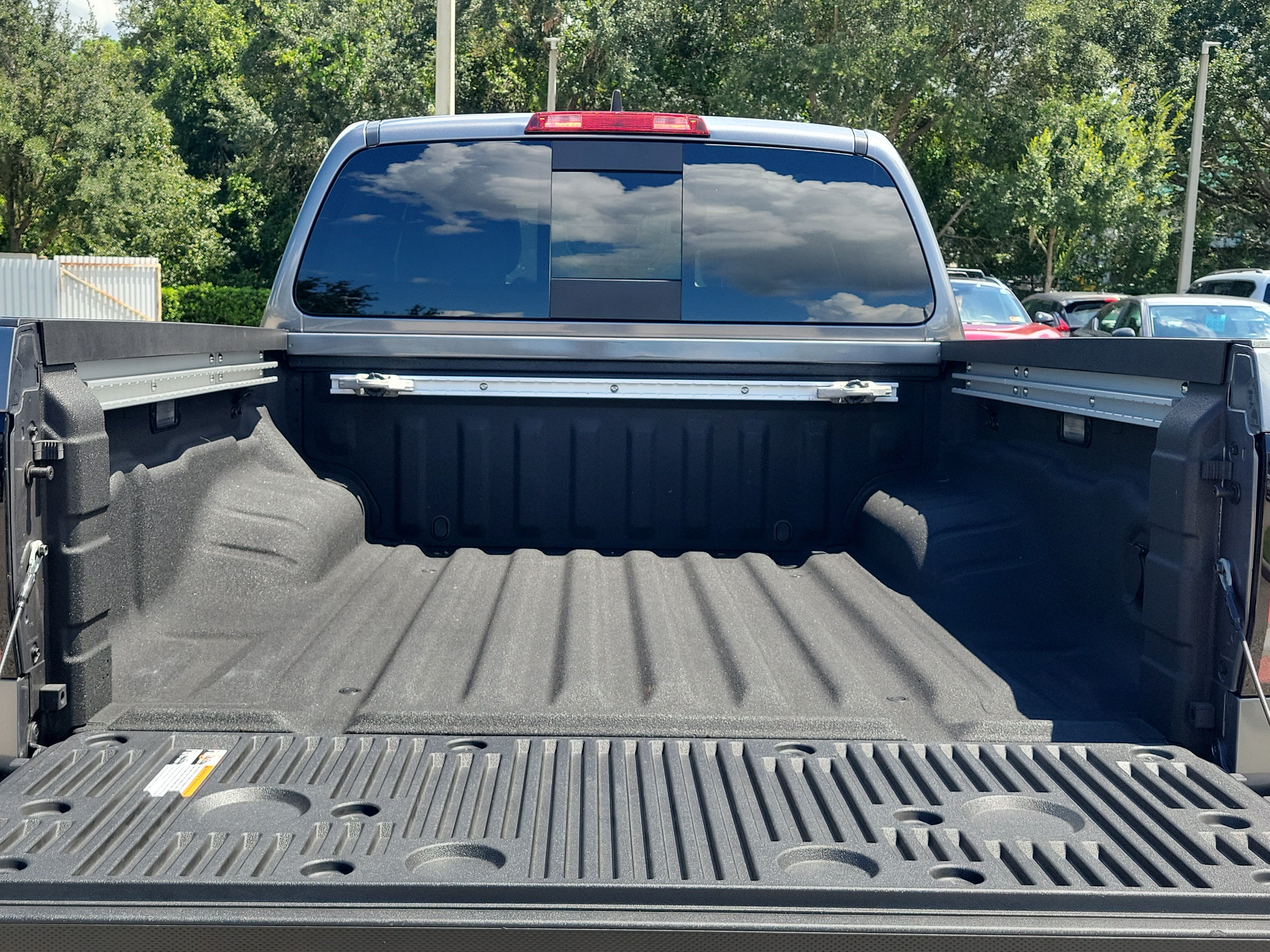 Certified 2025 Nissan Frontier PRO-4X w/ Pro Premium Package AWD/4WD image 12