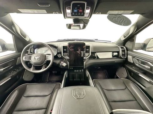 Used 2025 RAM 1500 Laramie AWD/4WD image 3