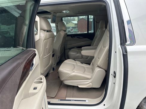 Used 2015 Cadillac Escalade ESV Premium image 20