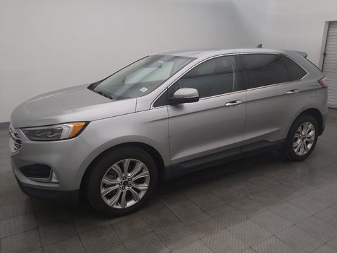 Used 2022 Ford Edge Titanium w/ Equipment Group 301A AWD/4WD image 2
