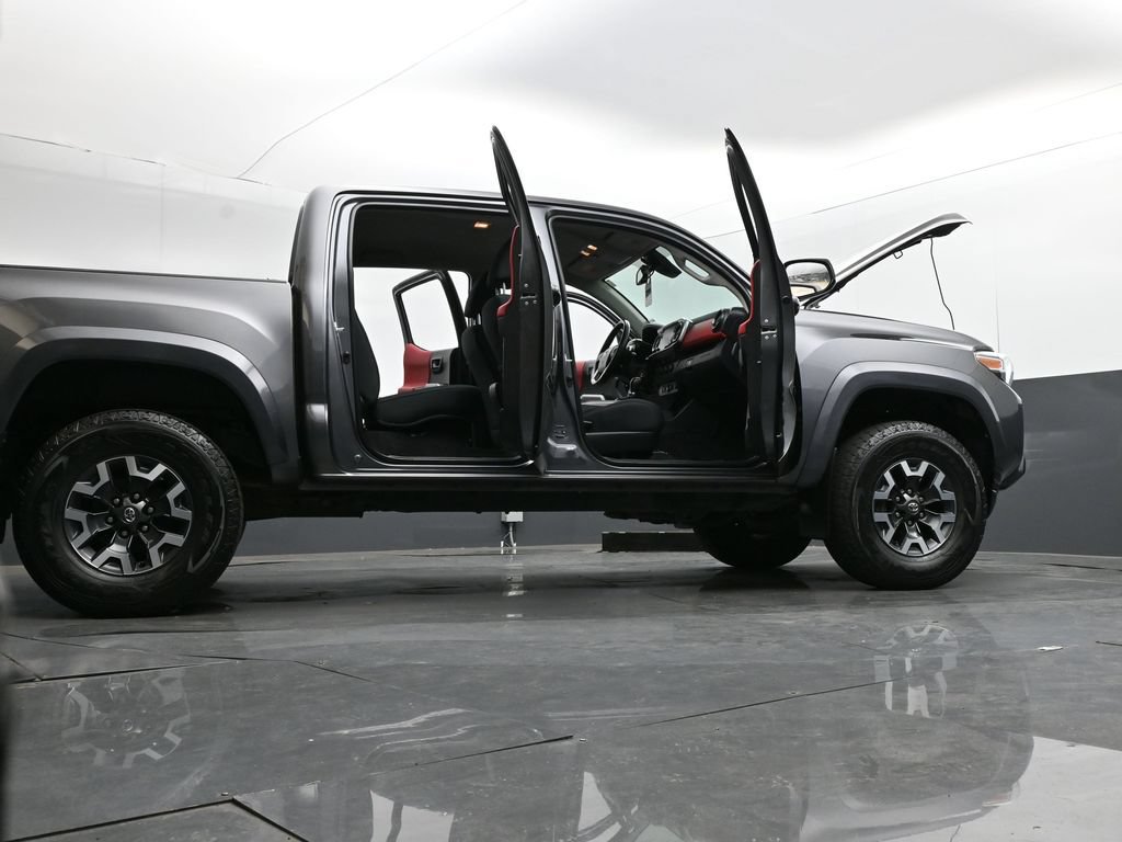 Used 2021 Toyota Tacoma SR5 RWD image 33