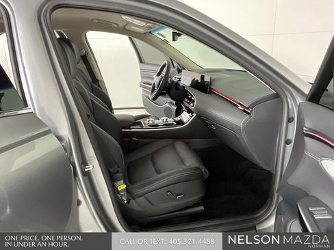 Used 2026 Genesis GV70 2.5T image 14