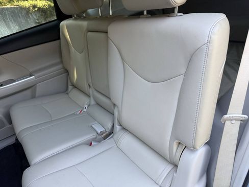 Used 2012 Toyota Prius V Five FWD image 18