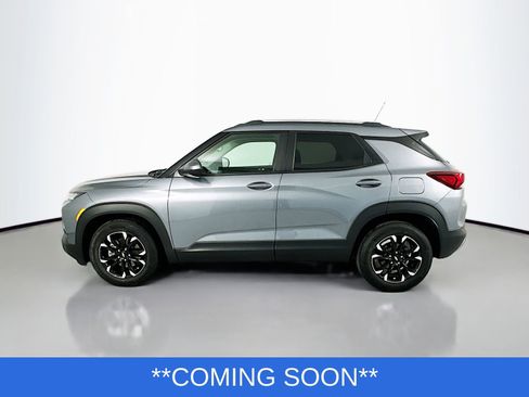 Used 2022 Chevrolet TrailBlazer LT w/ Driver Confidence Package image 4