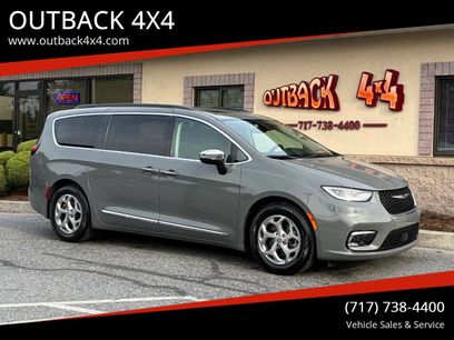 Used 2023 Chrysler Pacifica Limited