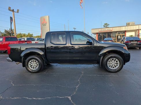 Used 2021 Nissan Frontier SV image 3