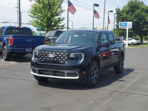 New 2025 Ford Maverick Lariat image 2