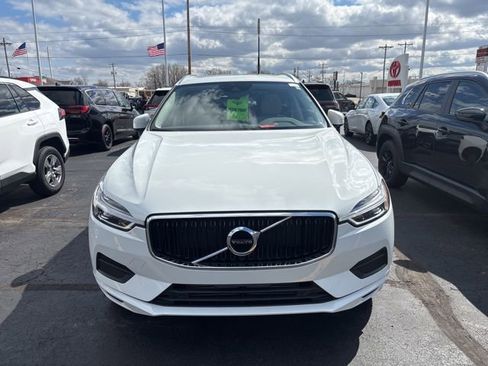 Used 2019 Volvo XC60 T5 Momentum w/ Premium Package image 2